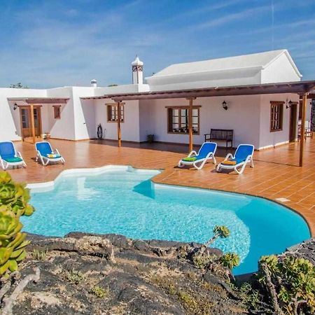 Вилла Casa Lola Lanzarote Piscina Climatizada Y Wifi Free Сан-Бартоломе Экстерьер фото