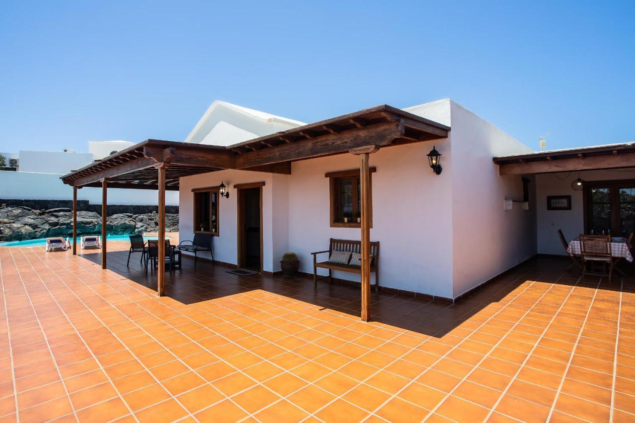 Вилла Casa Lola Lanzarote Piscina Climatizada Y Wifi Free Сан-Бартоломе Экстерьер фото